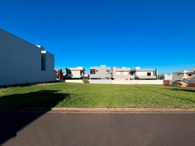Lote no Village Damha Assis